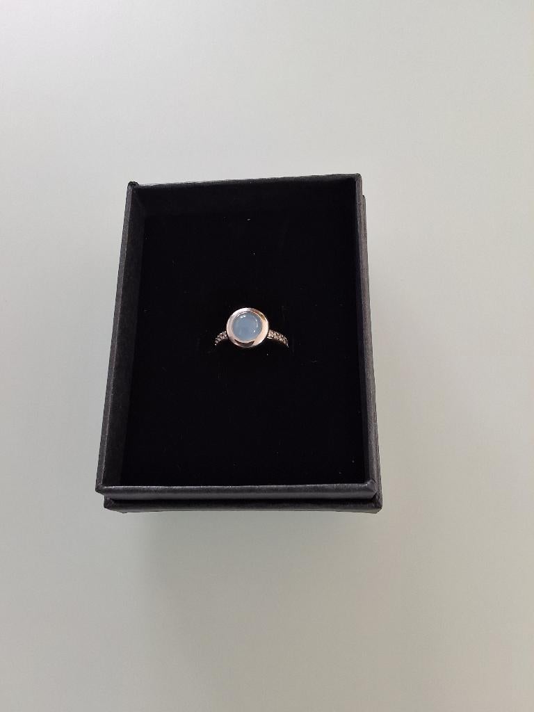 Ring met zirkonia stenen, Ophalen, Kunststof, Blauw, Zo goed als nieuw