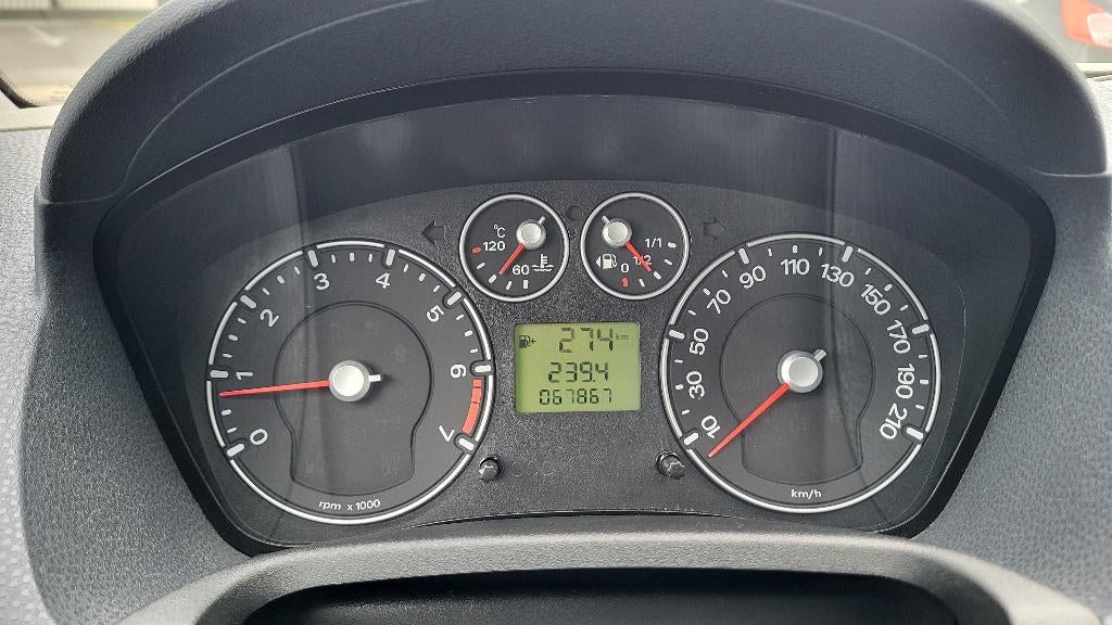 Ford Fiesta 1.4 Benzine Euro 4  van 2006 met 067.000 km, Auto's, Voorwielaandrijving, Stof, Beige, 4 cilinders