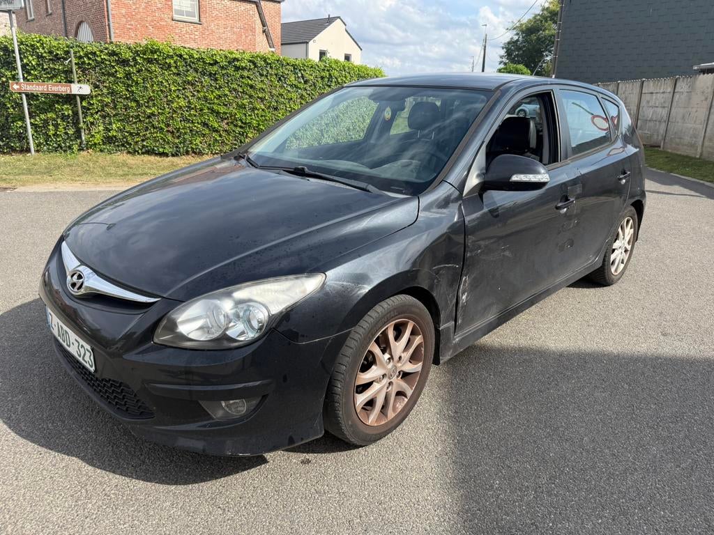 Hyundai i30 2011 1.6 CRDI AUTOMATIQUE  EURO 5 Leger Degats, Autos, Entretenue par le concessionnaire, Noir, 5 portes, Particulier