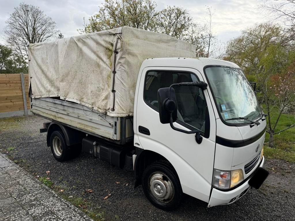 Toyota Dyna 3.0 D4D 97.324 Km, Achterwielaandrijving, 4 cilinders, https://public.car-pass.be/vhr/8c4624bf-9f1d-4427-97cc-f921811f3193
