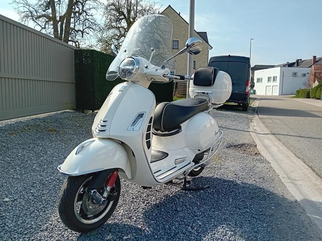 Vespa GTS 300 Super, Motoren, Scooter, 300 cc, Bedrijf, Minimaal motorrijbewijs A2