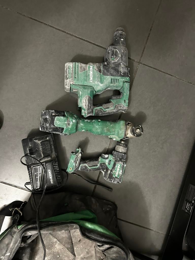 tournevis, perceuse et meuleuse, Bricolage & Construction, Enlèvement ou Envoi, Comme neuf