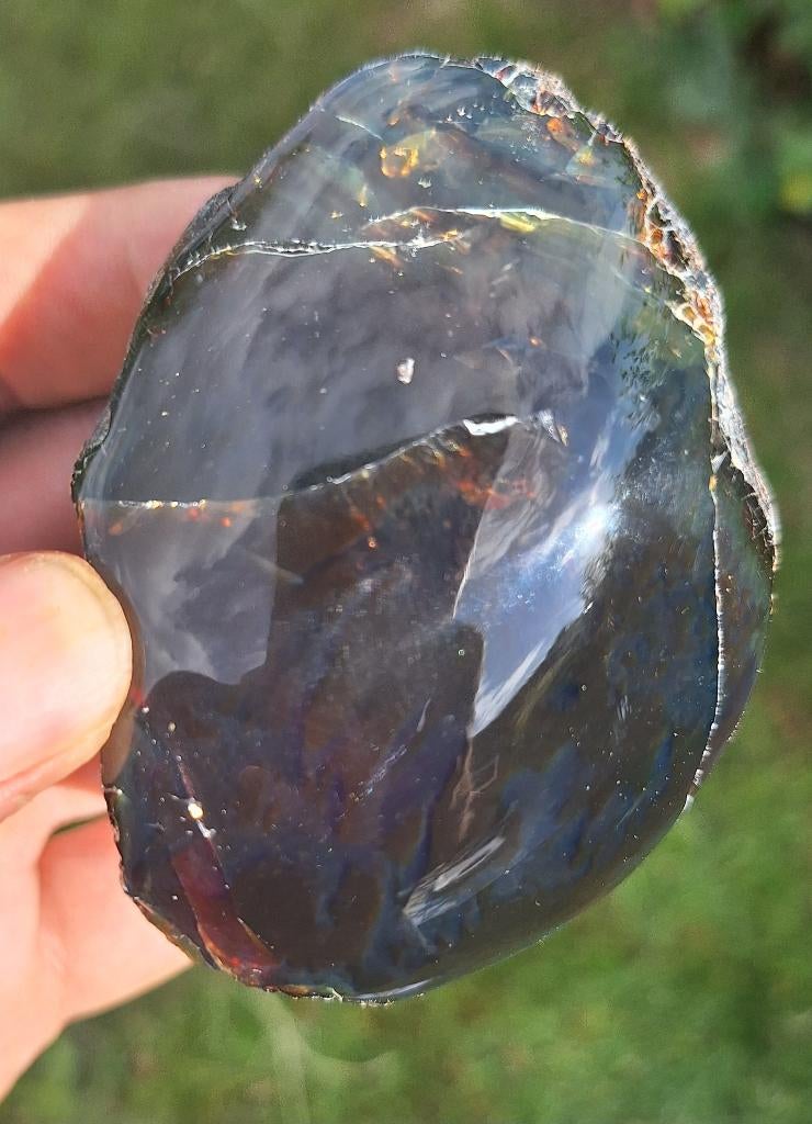 PRACHTIGE Indonesisch barnsteen donker 112gr, Ophalen of Verzenden, Fossiel