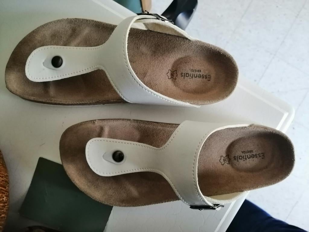 Witte slippers, Kleding | Dames, Schoenen, Ophalen, Slippers