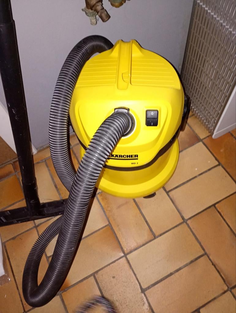 Karcher WD2 stofzuiger nat en droog, Ophalen of Verzenden, Gebruikt, Waterstofzuiger