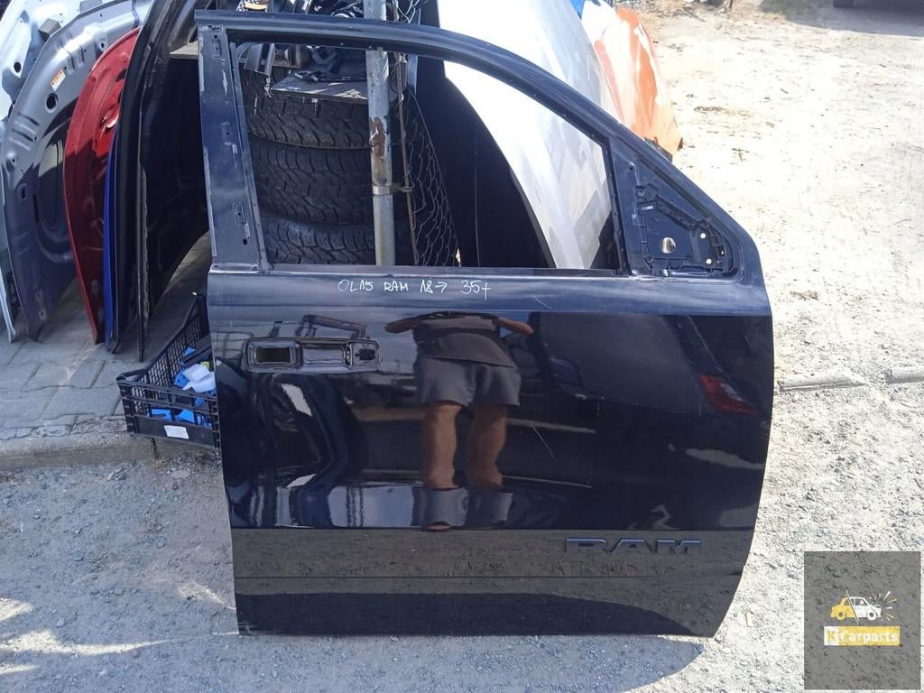 Dodge Ram V 2019- rechter voordeur, Taurusavenue 1
2132 LS  Hoofddorp, NL, Gebruikt, Info@stellantis.com, Dodge