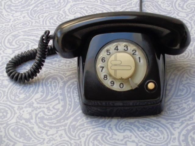 Ancien téléphone avec plateau tournant datant de 1966, Enlèvement ou Envoi, Comme neuf, Avec cadran rotatif