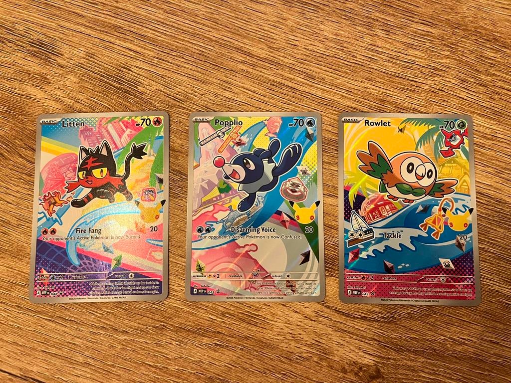 First Partner Rowlet, Popplio en Litten Pokémon, Ophalen of Verzenden, Nieuw, Meerdere kaarten, Foil