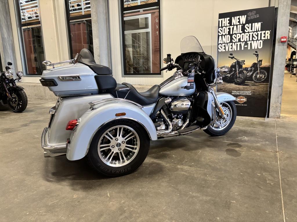 Harley-Davidson TRIKE FLHTCUTG TRI GLIDE ULTRA (bj 2023), Motoren, 1868 cc, Meer dan 35 kW