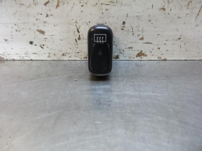 Verwarmingsschakelaar Achterruit van een Mercedes Vito (Vito, Gebruikt, -, Ophalen of Verzenden, -