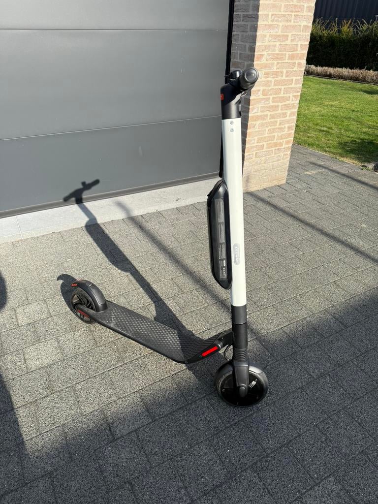 Elektrische Segway ninebot ES4 step, Fietsen en Brommers, Ophalen of Verzenden, Zo goed als nieuw, Elektrische step (E-scooter)