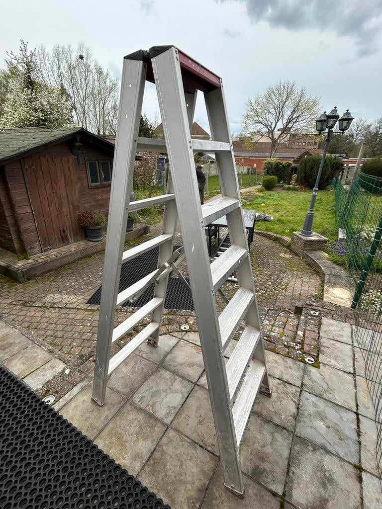 Escabeau double Altrex 2x7 marches, Bricolage & Construction, Échelles & Escaliers, Enlèvement, Utilisé, Échelle, Moins de 2 mètres