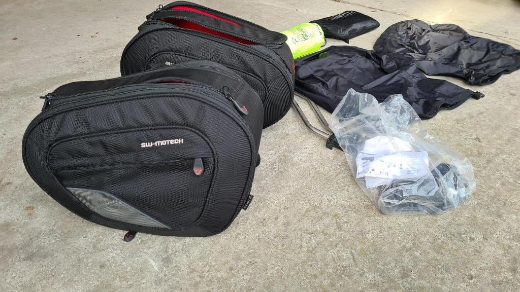 Sacoches / Valises BMW S1000R, Motos, Accessoires | Valises & Sacs, Utilisé, Enlèvement