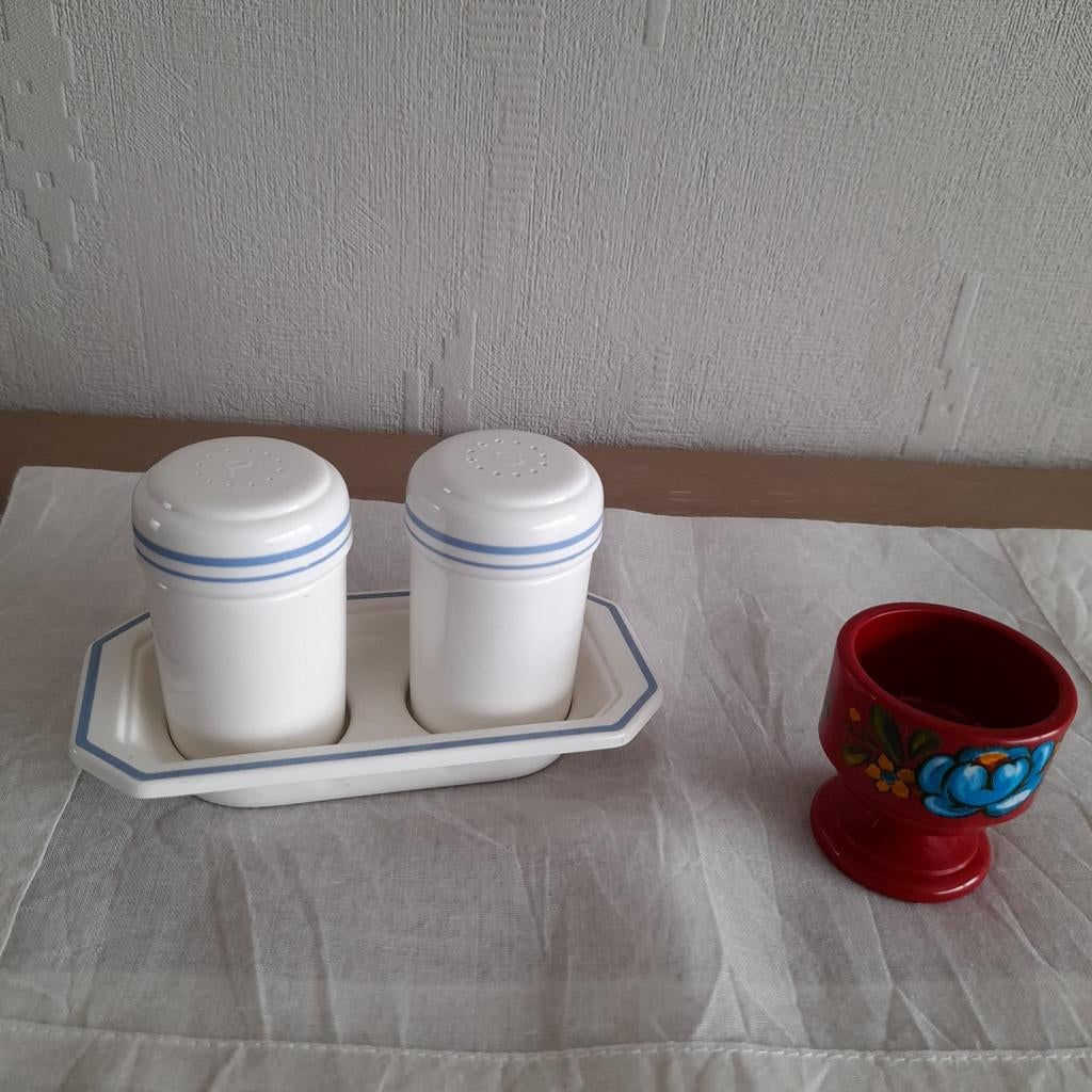 Retro  - Emsa peper-en zoutvatje + eierdopje., Collections, Rétro, Enlèvement ou Envoi