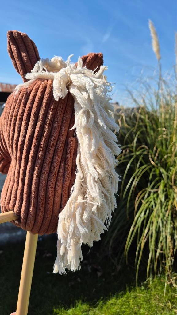 Hobby horse stokpaardje bruin geribbeld, Ophalen