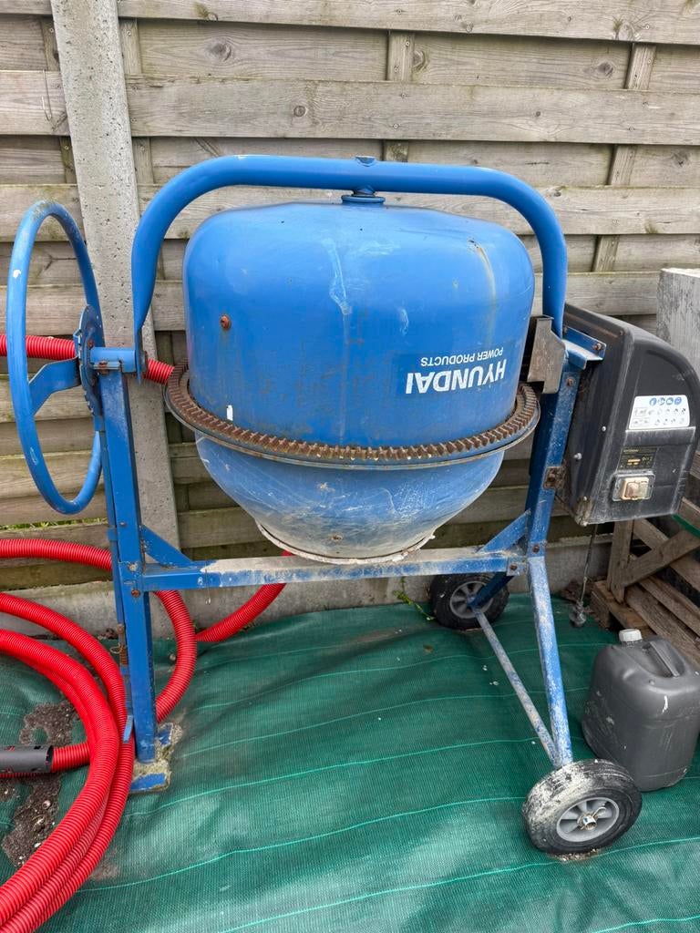 Betonmolen hyundai 160L, Enlèvement, Utilisé