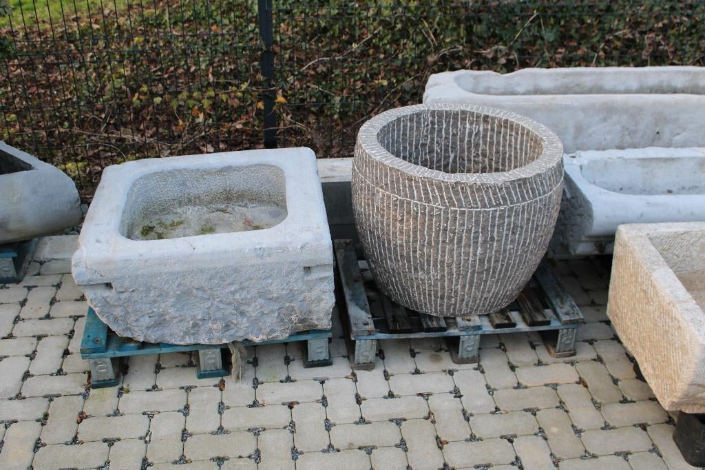 auge ou bac en pierre bleu , jardinière , voir photos !, Jardin & Terrasse, Pierre, 30 à 60 cm, Enlèvement, Utilisé