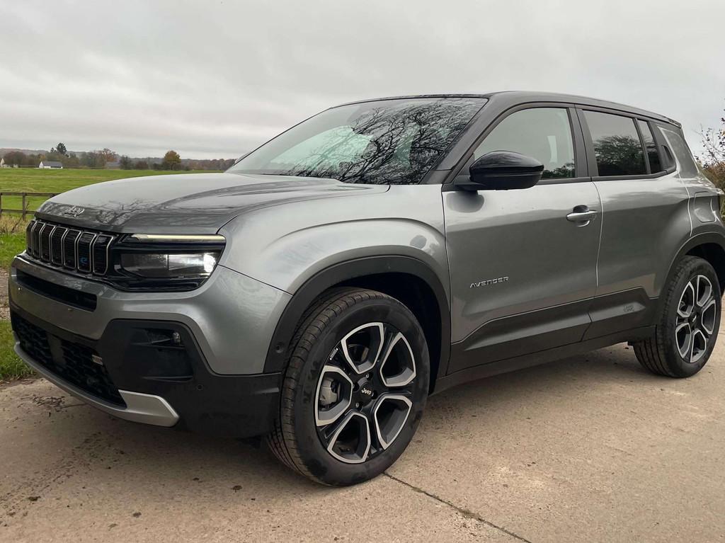 Jeep Avenger e-Avenger 54 kWh Summit neuve 10 km Prix tvac, Autos, Argent ou Gris, Achat, https://public.car-pass.be/vhr/ef0fcb1e-af0e-48c4-a81e-91abecd478f9
