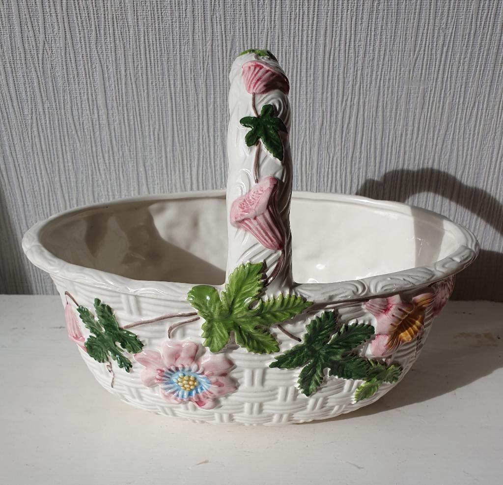 Corbeille ancienne en céramique majolique avec fleurs, Jardin & Terrasse, Pots de fleurs, Comme neuf, Poterie, Intérieur, Moins de 40 cm