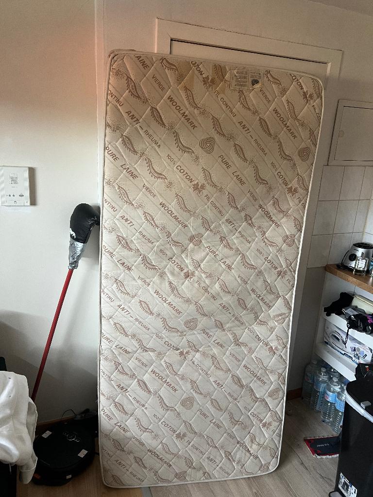Gratis matras + lattenbodem (90x200), Ophalen, 90 cm, Eenpersoons, Zo goed als nieuw