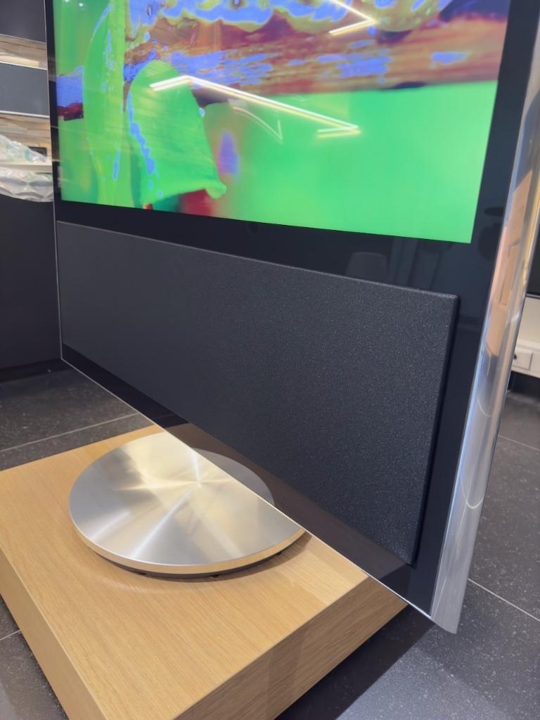 Bang & Olufsen Beovision 14-40 UHD 4K met motor stand - B&O, Ophalen, Info@bang-olufsen.dk, Zo goed als nieuw, Bang & Olufsen Alle 1 / DK-7600 Struer / Denmark