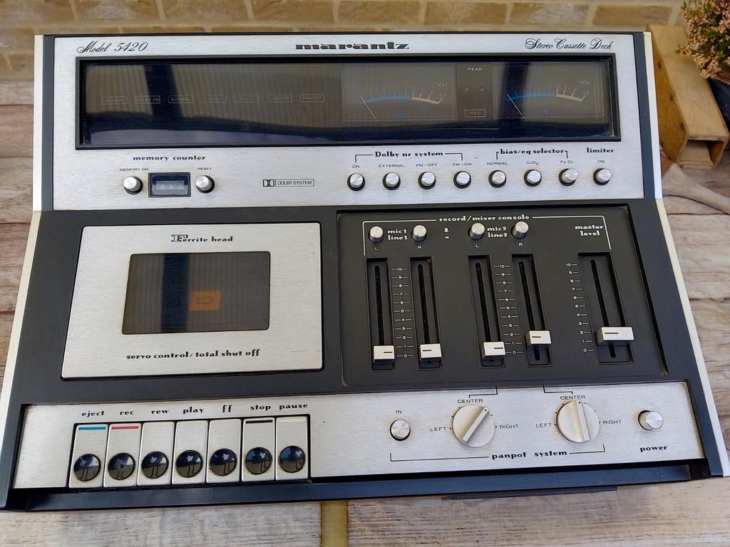 Lecteur de cassettes stéréo Marantz, Enlèvement, Marantz