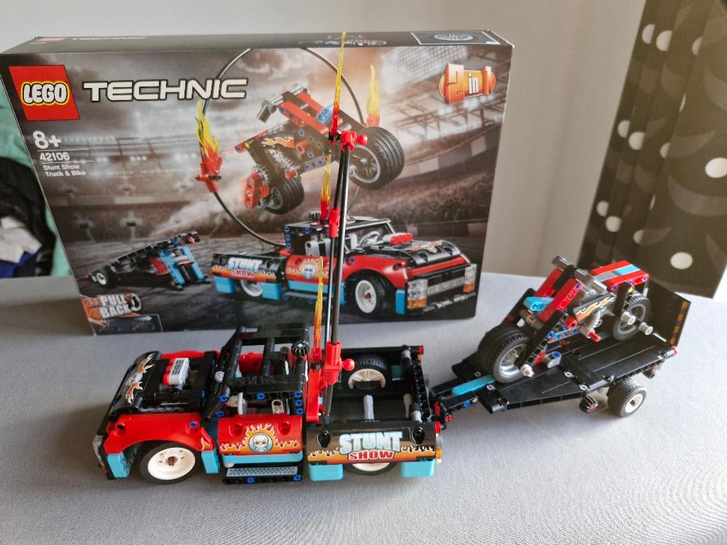 Lego Technic set 42106, Stunt Show Truck & Bike, gebouwd, Enlèvement ou Envoi, Comme neuf, Ensemble complet, Lego