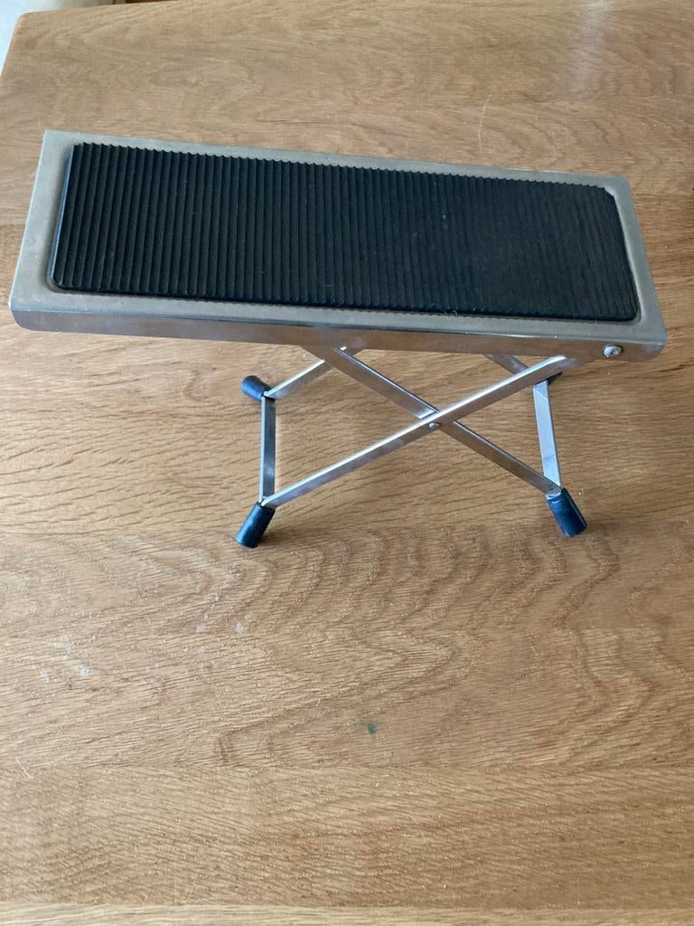 Pied de guitare, Enlèvement, Comme neuf