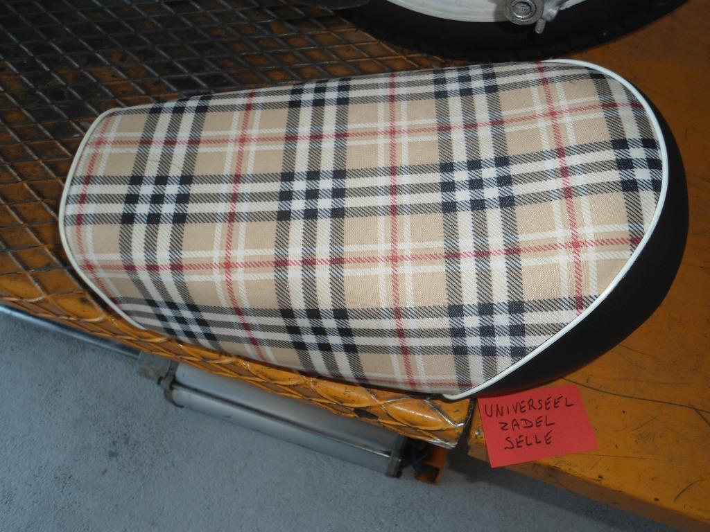 Honda dax monkey : nieuw zadel : look a like Burbery, Ophalen, Nieuw, Zadel, Honda dax monkey skyteam