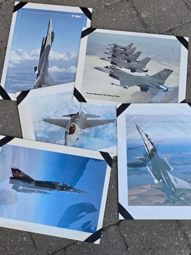 28 prenten +/- A4 militaire vliegtuigen, Verzamelen, Luchtvaart en Vliegtuigspotten, Zo goed als nieuw, Ophalen