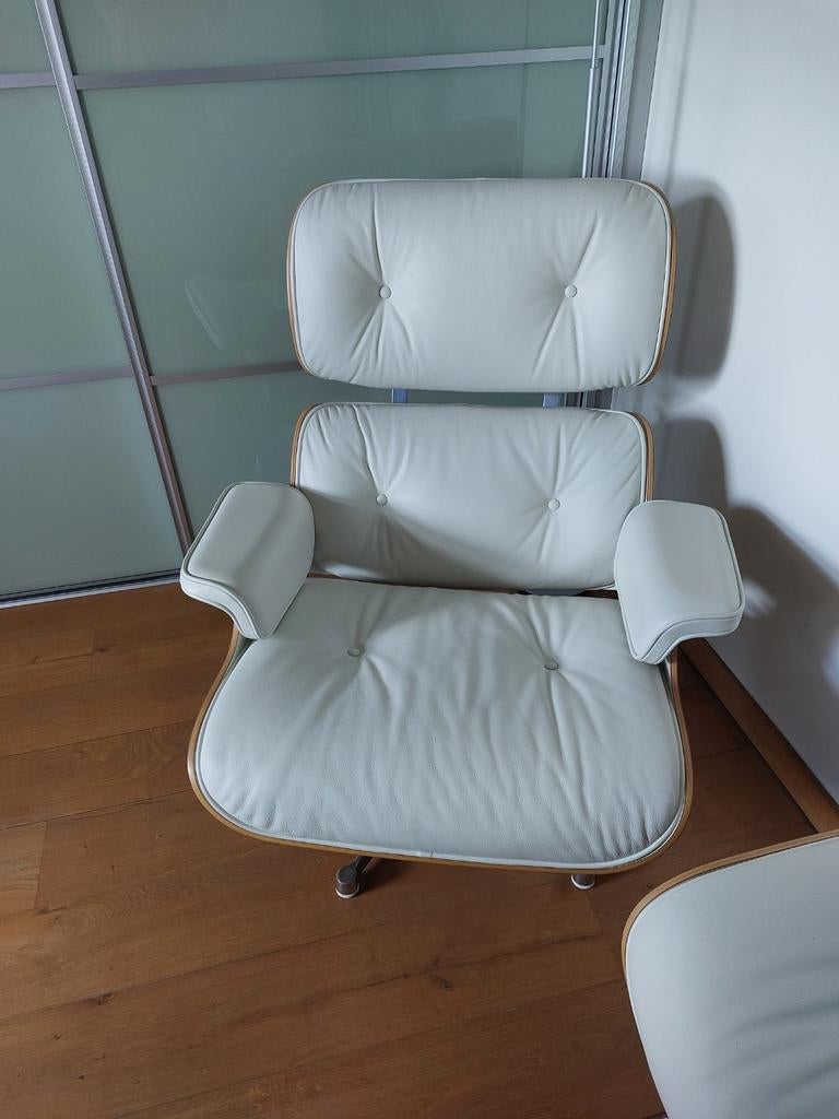 EAMES lounge chair, Enlèvement