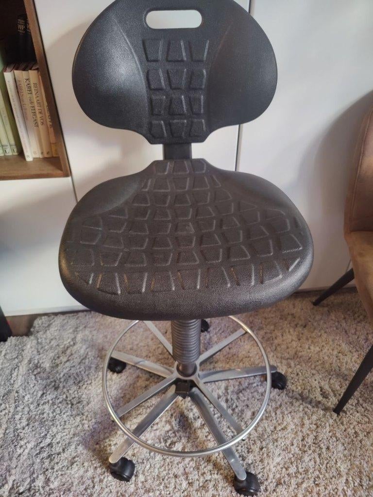 Solide zwarte werkplaatsstoel bureaustoel, Huis en Inrichting, Bureaustoelen, Gebruikt, Bureaustoel, Zwart, Ergonomisch, Ophalen