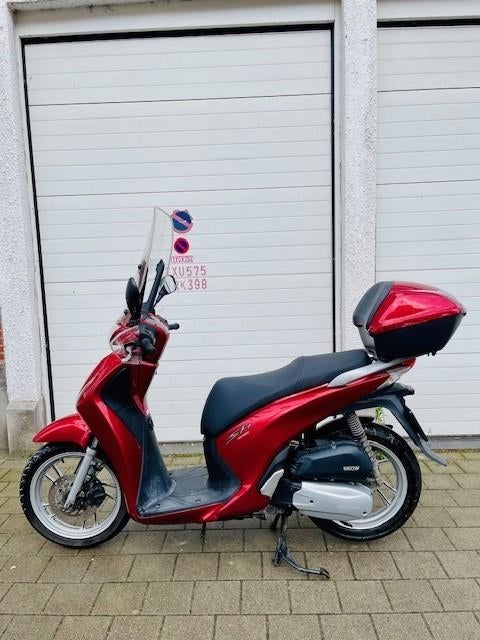 Scooter Honda SH125AD