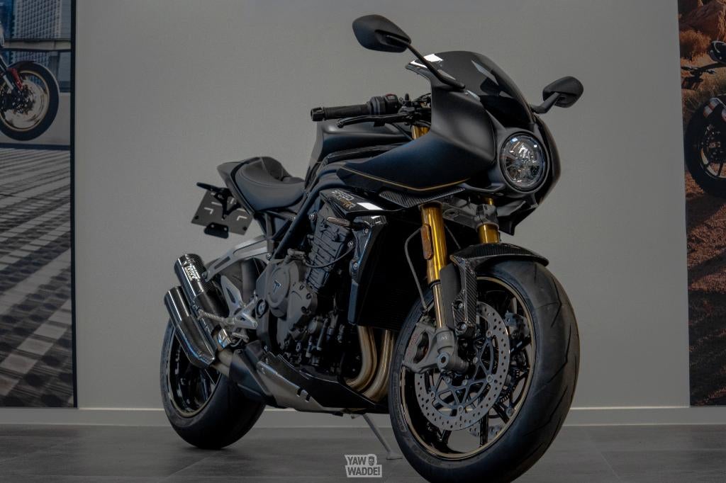 Triumph Speed Triple 1200 RR: Black Edition