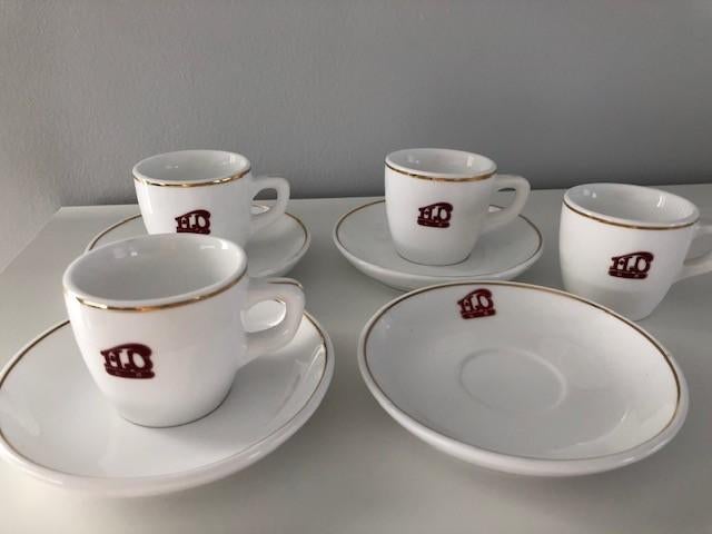 thee tassen, Ophalen, Zo goed als nieuw, Overige stijlen, Kop(pen) en/of Schotel(s)