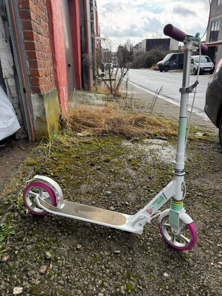 Trottinette fille 9 ans, Vélos & Vélomoteurs, Trottinettes, Enlèvement, Comme neuf