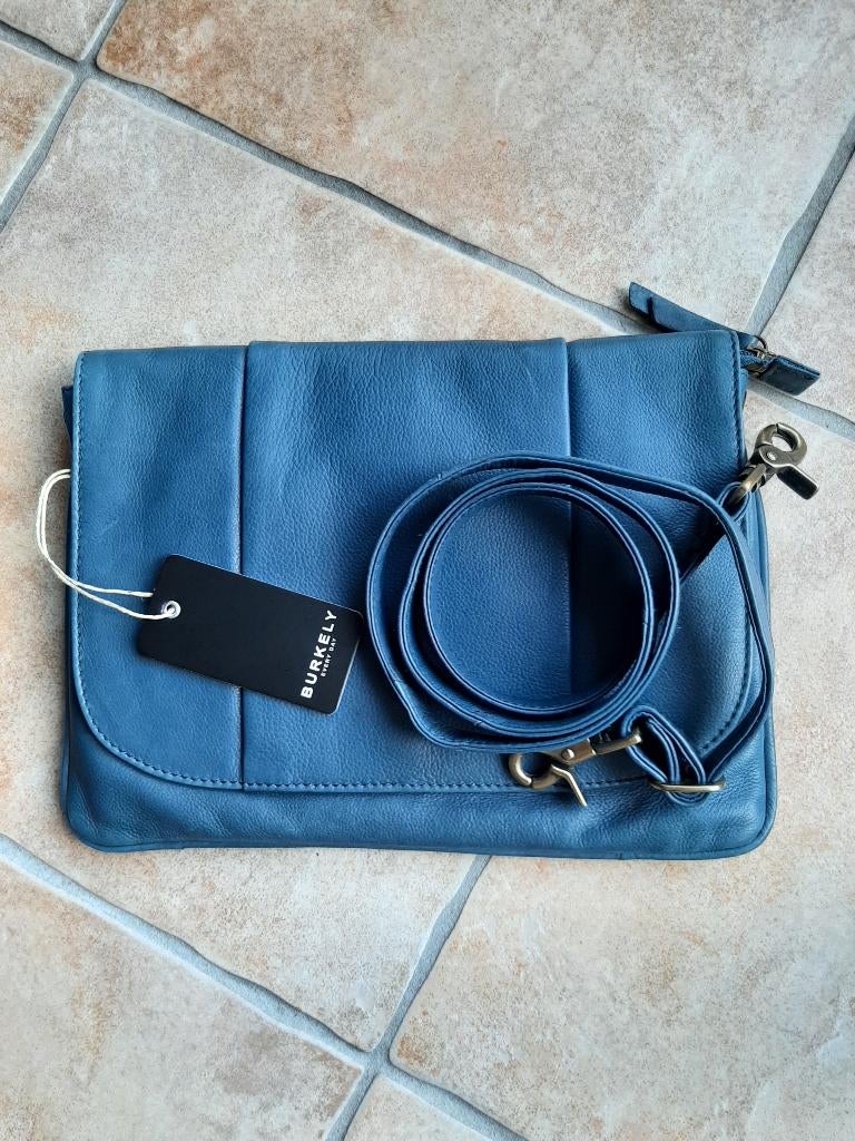 Burkely blauw leren enveloppe/ schoudertas of clutch, Handtassen en Accessoires, Tassen | Schoudertassen, Overige merken, Blauw