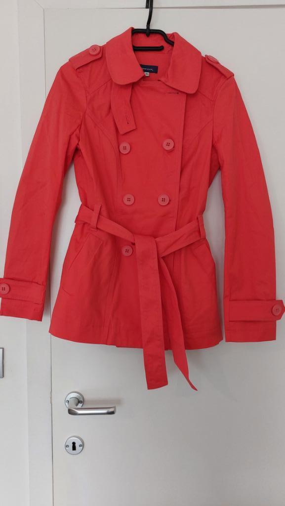 Nieuwe oranje-rode (koraal) trenchcoat Terre Bleue, Neuf, Enlèvement ou Envoi, "" TERRE BLEUE "", Taille 34 (XS) ou plus petite