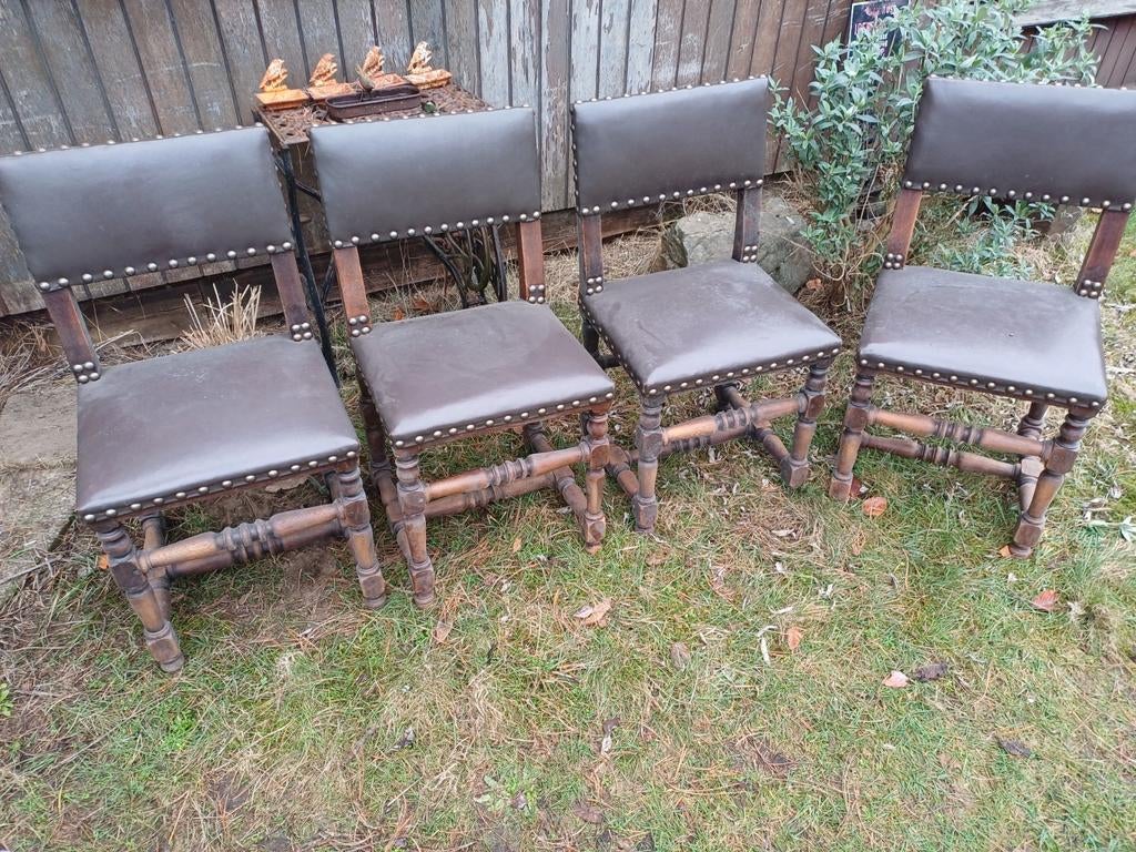 4 chaises robustes anciennes, Enlèvement