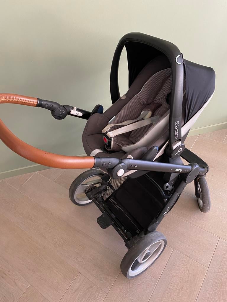 Buggy Mutsy (maxi-cosi, mand, zit, parapluutje en regenhoes), Enlèvement, Utilisé, Poussette combi, Mutsy