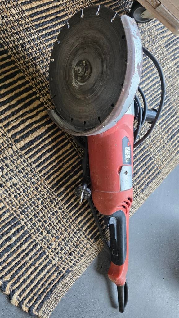 Disceuse, Enlèvement