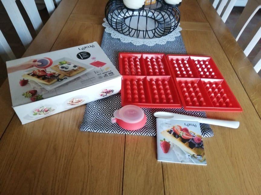 Moules silicone gaufres Lékué, Enlèvement, Neuf, Rouge