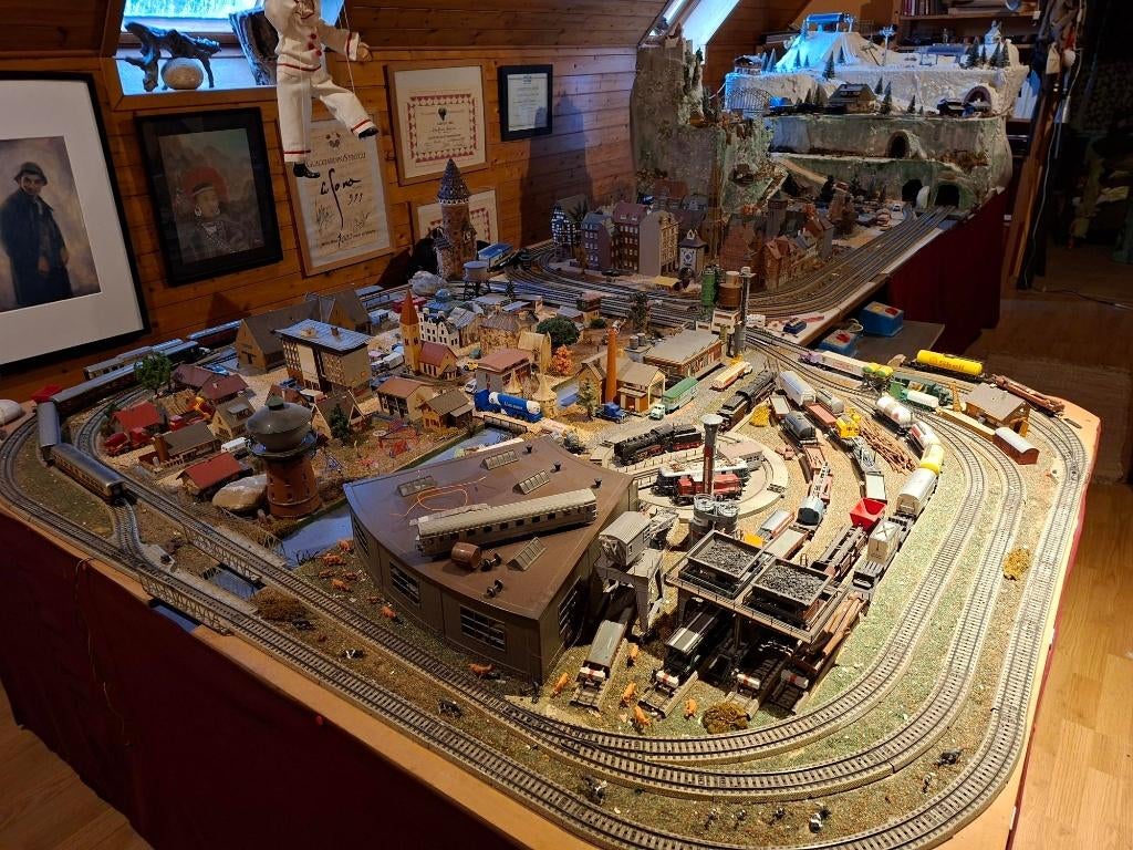 verkoop treininstallatie wegens verhuis, Hobby en Vrije tijd, Modeltreinen | H0, Gebruikt, Treinset, Wisselstroom, Märklin, NS