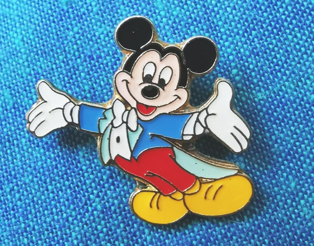 Pin Mickey Mouse. Metaal en emaille., Verzamelen, Ophalen of Verzenden, Zo goed als nieuw, Figuurtje, Speldje of Pin