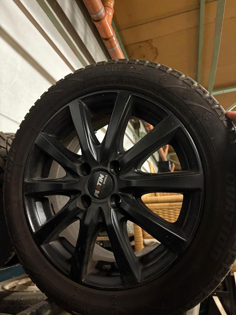 Winterbanden + velgen fiat 500, Auto-onderdelen, Banden en Velgen, Ophalen, Winterbanden, Band(en)