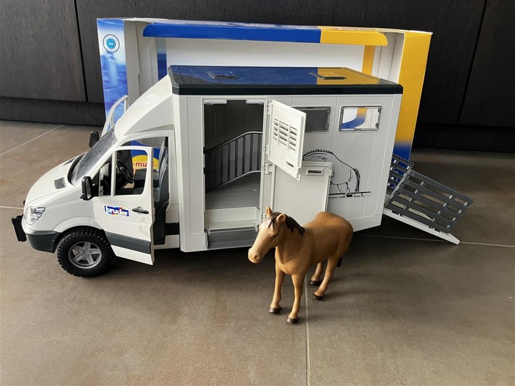 Bruder 2674 - Mercedes Benz Sprinter paardenvrachtwagen, Ophalen, Zo goed als nieuw
