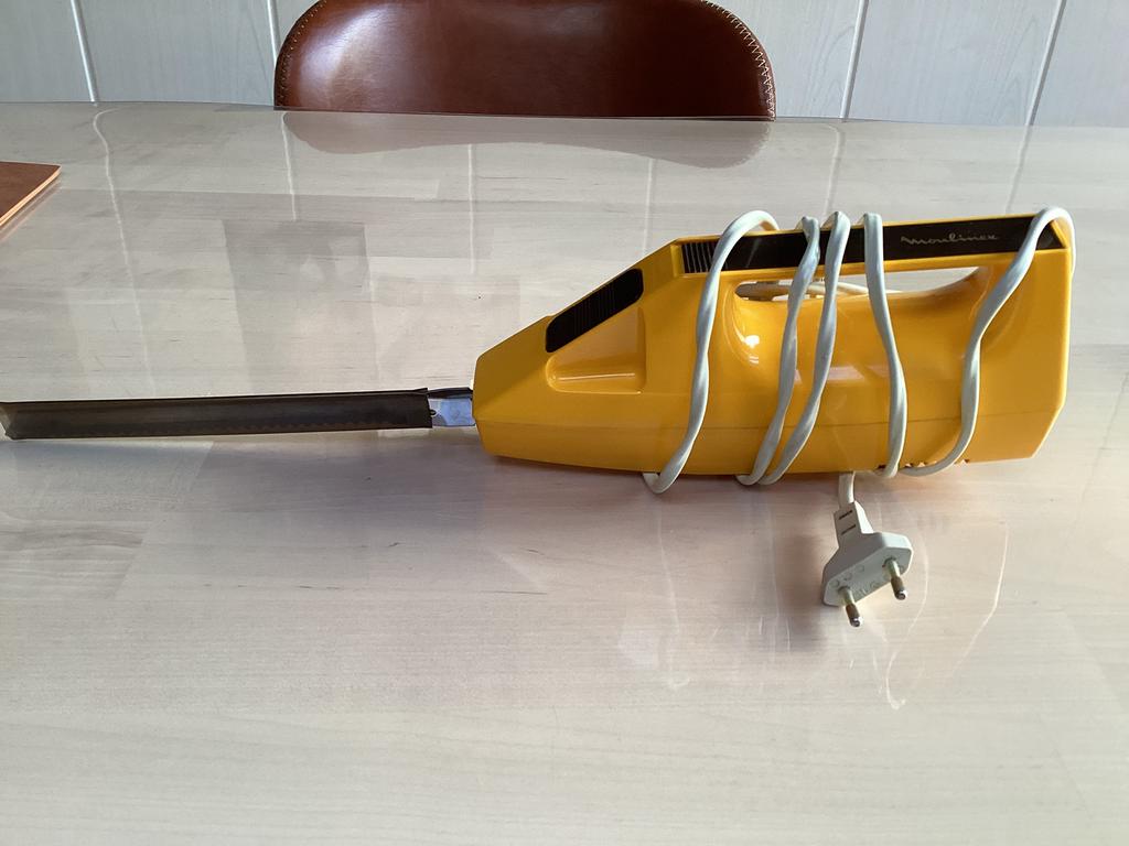 Electrisch snijmes. Moulinex, Ophalen, Zo goed als nieuw