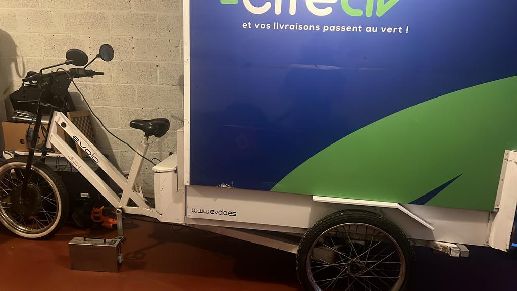 Velos cargo evolo z2 (lire annonce ), Vélos & Vélomoteurs, Enlèvement ou Envoi, Comme neuf