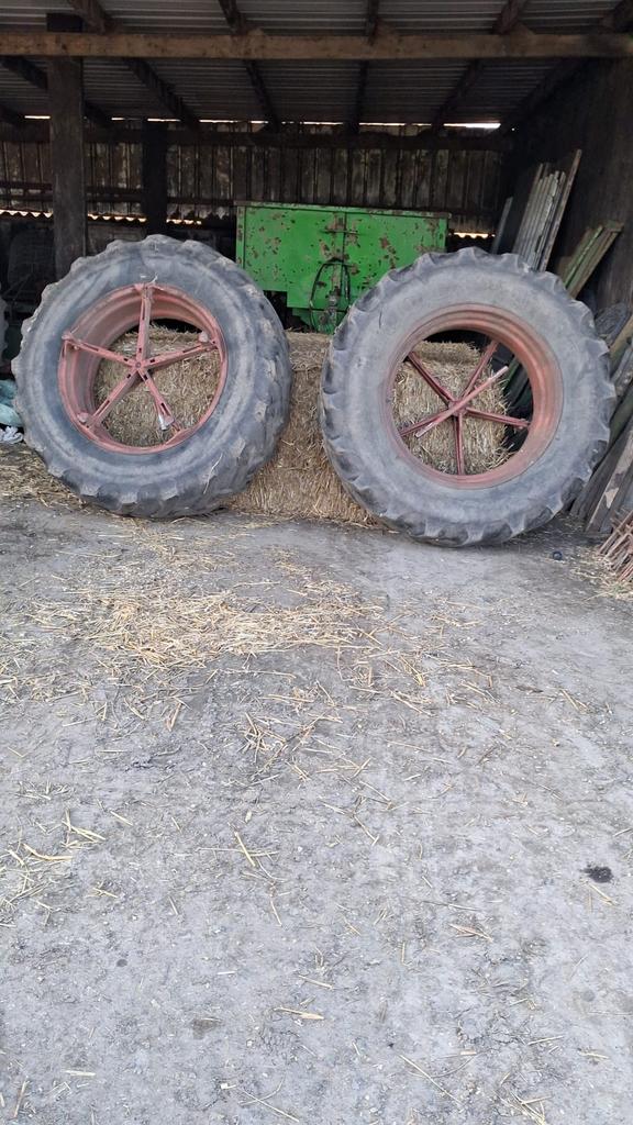 Dubbele banden tractor, Zakelijke goederen, Ophalen