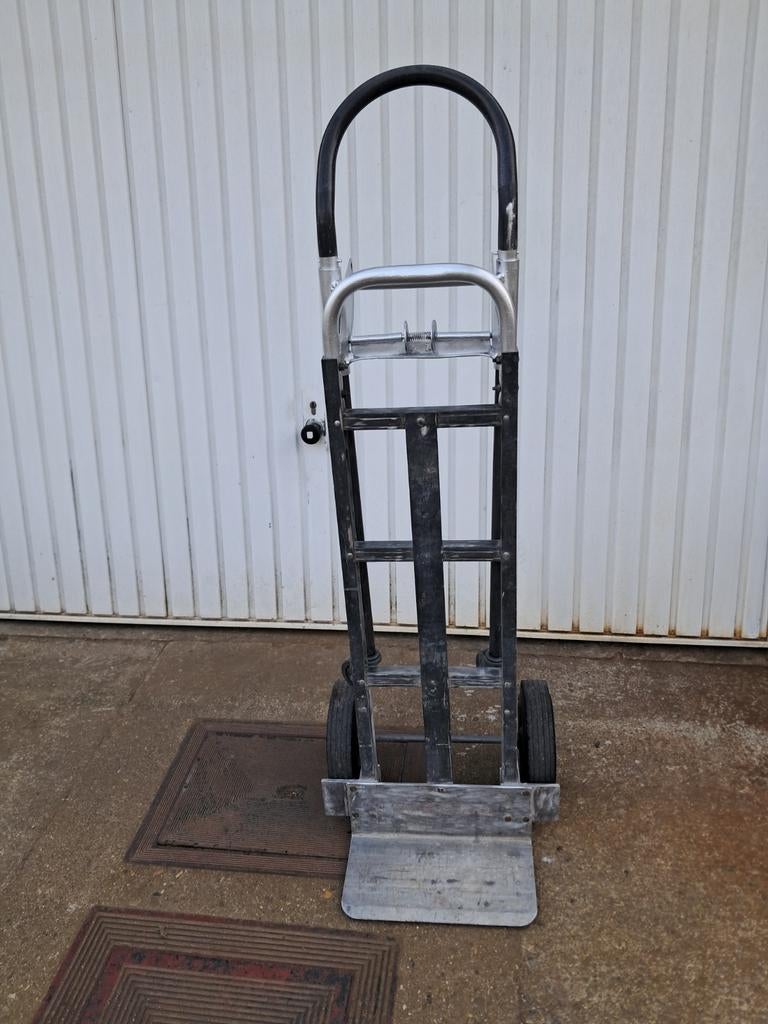 Tout bon diable WESCO trés solide pneus pleins( region 4620), Enlèvement, Diable